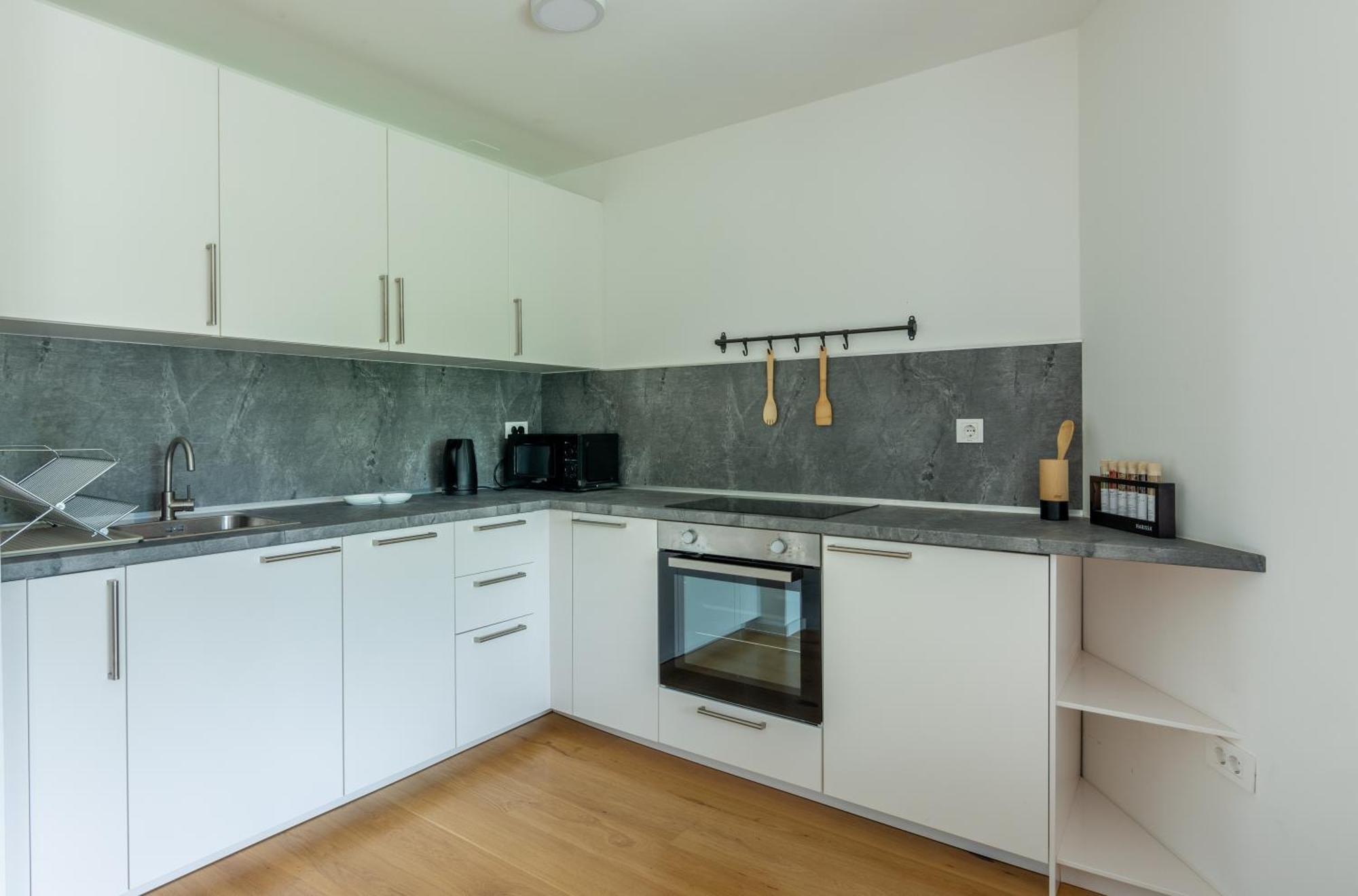 Elements Place Apartment Загреб Екстериор снимка